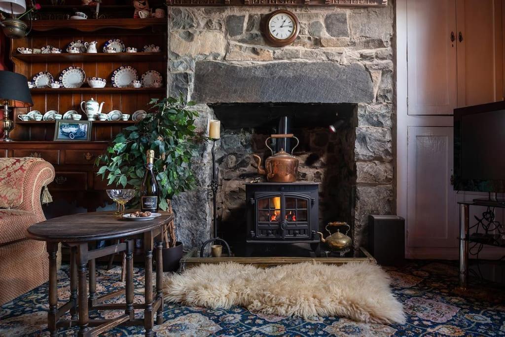 Fantastic Sea Views At Century'S Old Alma'S Cottage - Sleeps Up To 8 Guests Penmaenmawr Экстерьер фото