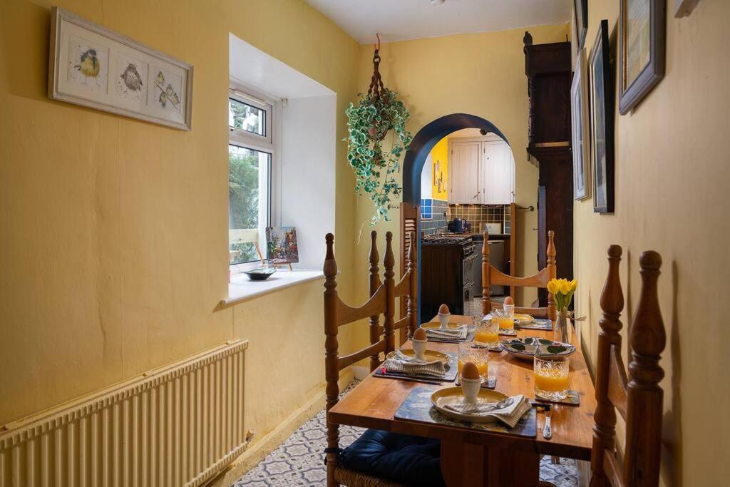 Fantastic Sea Views At Century'S Old Alma'S Cottage - Sleeps Up To 8 Guests Penmaenmawr Экстерьер фото